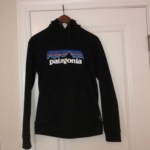 Patagonia black sweatshirt